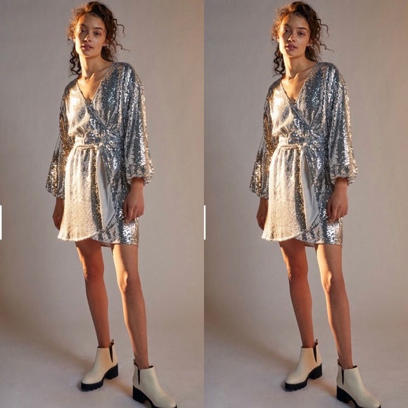 New Anthropologie Lisabette Silver Sequined Mini - Picture 2 of 8